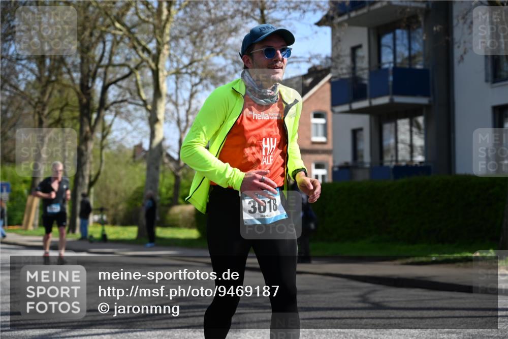 12.04.2026 - 45. Internationalen Wilhelmsburger Insellauf J. Mangold http://msf.ph/oto/9469187 12.04.2026 11:14:20 Ziel 3202, 4548, 2404, 4982, 3343, 2452, 3018, 2424, 2565, 3508 meine-sportfotos.de