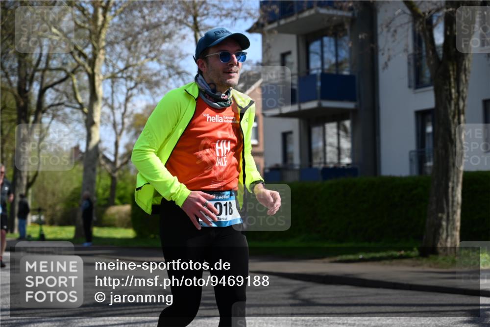 12.04.2026 - 45. Internationalen Wilhelmsburger Insellauf J. Mangold http://msf.ph/oto/9469188 12.04.2026 11:14:20 Ziel 3202, 4548, 2404, 4982, 3343, 2452, 3018, 2424, 2565, 3508 meine-sportfotos.de