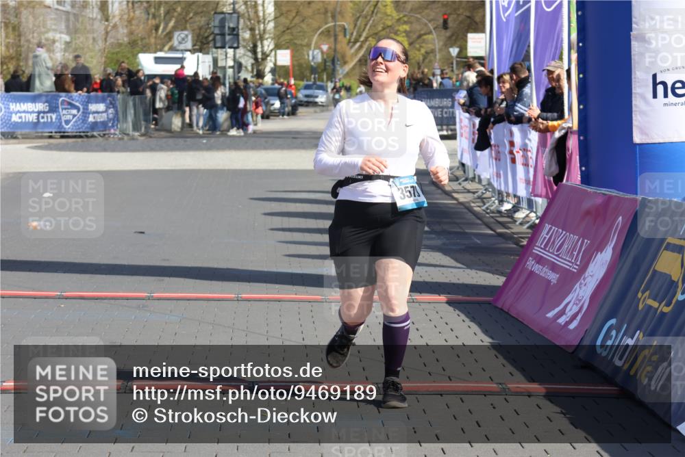 12.04.2026 - 45. Internationalen Wilhelmsburger Insellauf Strokosch-Dieckow http://msf.ph/oto/9469189 12.04.2026 11:22:32 Ziel 3579 meine-sportfotos.de
