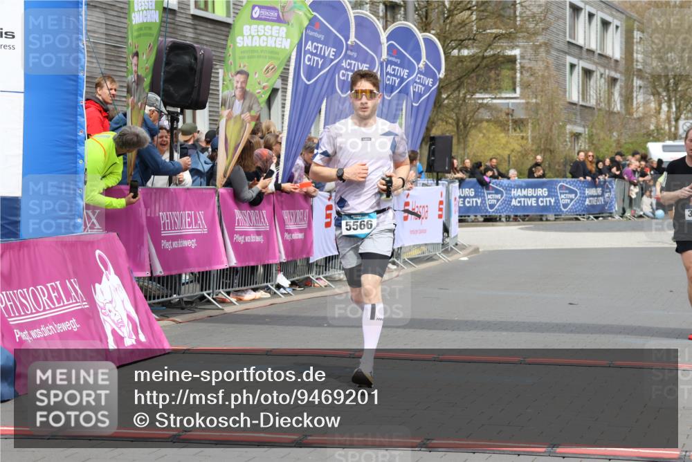 12.04.2026 - 45. Internationalen Wilhelmsburger Insellauf Strokosch-Dieckow http://msf.ph/oto/9469201 12.04.2026 12:49:50 Ziel 5566, 3816 meine-sportfotos.de