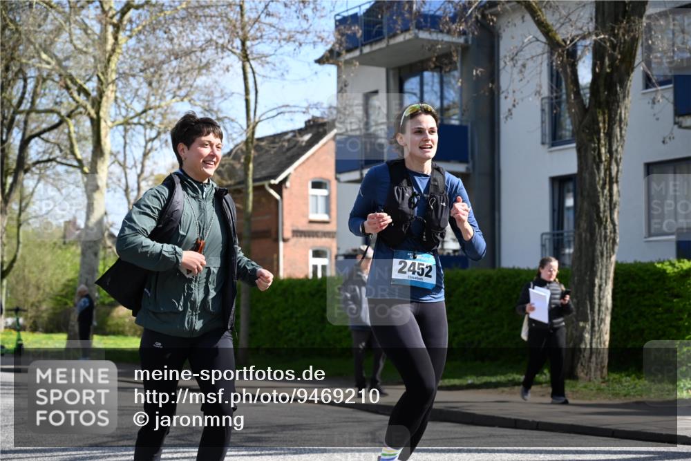 12.04.2026 - 45. Internationalen Wilhelmsburger Insellauf J. Mangold http://msf.ph/oto/9469210 12.04.2026 11:14:25 Ziel 2404, 4982, 3343, 2452, 3018, 2424, 2565, 3508, 2165 meine-sportfotos.de