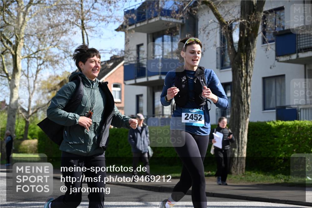 12.04.2026 - 45. Internationalen Wilhelmsburger Insellauf J. Mangold http://msf.ph/oto/9469212 12.04.2026 11:14:25 Ziel 2404, 4982, 3343, 2452, 3018, 2424, 2565, 3508, 2165 meine-sportfotos.de