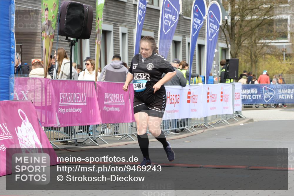12.04.2026 - 45. Internationalen Wilhelmsburger Insellauf Strokosch-Dieckow http://msf.ph/oto/9469243 12.04.2026 13:42:05 Ziel 3461 meine-sportfotos.de