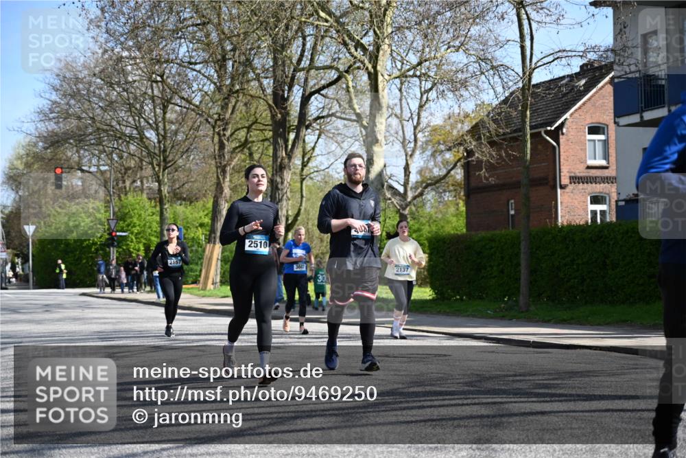 12.04.2026 - 45. Internationalen Wilhelmsburger Insellauf J. Mangold http://msf.ph/oto/9469250 12.04.2026 11:14:58 Ziel 3508, 2165, 2510, 3681, 2157, 2993, 2993, 2137, 3607 meine-sportfotos.de