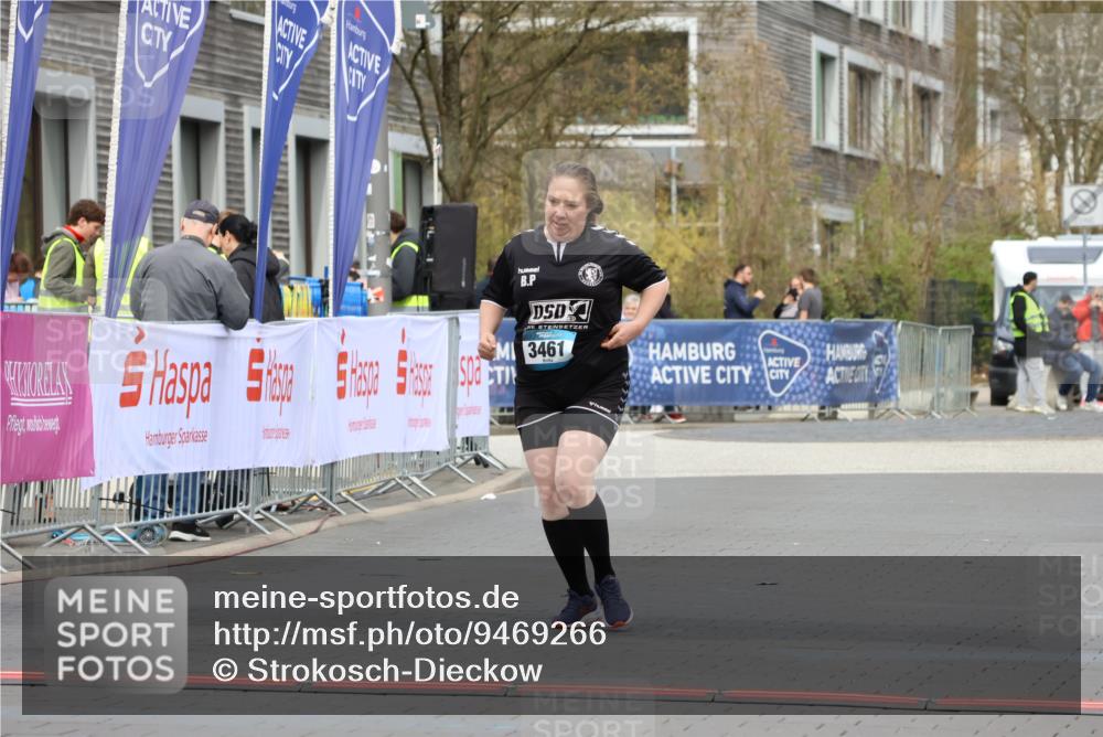 12.04.2026 - 45. Internationalen Wilhelmsburger Insellauf Strokosch-Dieckow http://msf.ph/oto/9469266 12.04.2026 13:42:03 Ziel 3461 meine-sportfotos.de