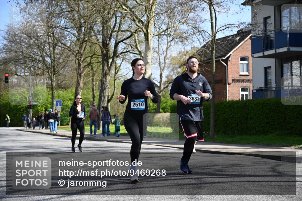 12.04.2026 - 45. Internationalen Wilhelmsburger Insellauf J. Mangold http://msf.ph/oto/9469268 12.04.2026 11:14:59 Ziel 3508, 2165, 2510, 3681, 2157, 2993, 2137, 3607 meine-sportfotos.de