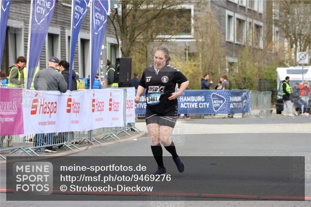 12.04.2026 - 45. Internationalen Wilhelmsburger Insellauf Strokosch-Dieckow http://msf.ph/oto/9469276 12.04.2026 13:42:03 Ziel 3461 meine-sportfotos.de