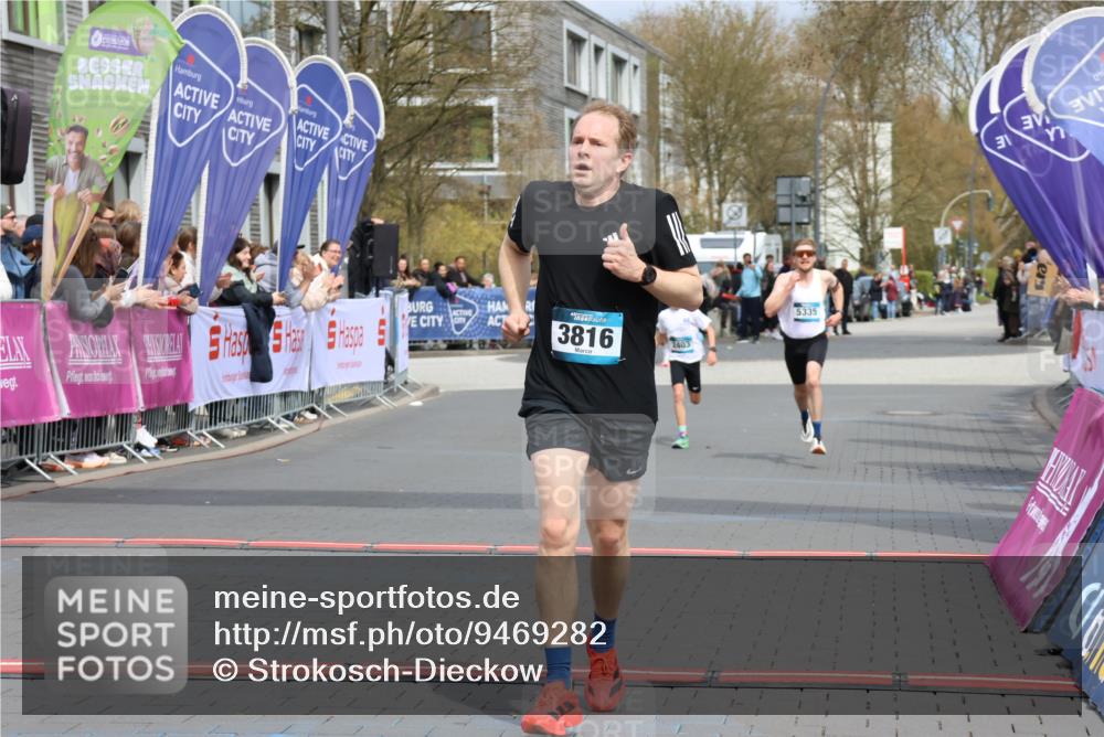 12.04.2026 - 45. Internationalen Wilhelmsburger Insellauf Strokosch-Dieckow http://msf.ph/oto/9469282 12.04.2026 12:49:53 Ziel 5566, 3816, 5335, 3612, 2403 meine-sportfotos.de