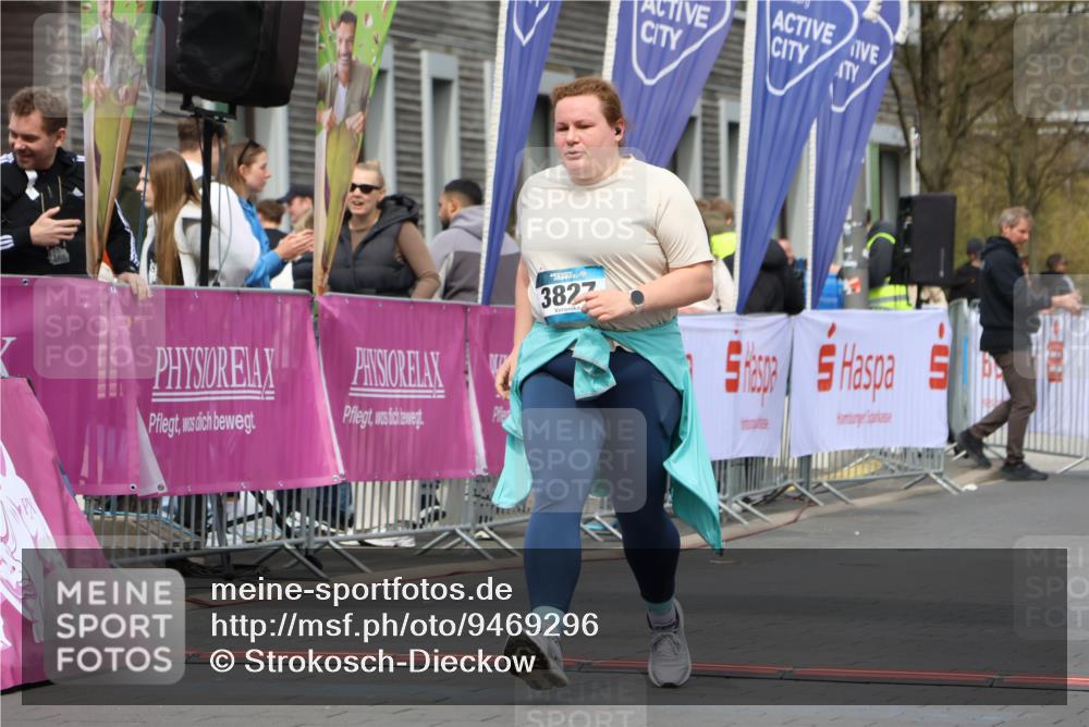 12.04.2026 - 45. Internationalen Wilhelmsburger Insellauf Strokosch-Dieckow http://msf.ph/oto/9469296 12.04.2026 13:40:28 Ziel 3827 meine-sportfotos.de