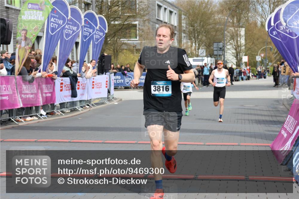 12.04.2026 - 45. Internationalen Wilhelmsburger Insellauf Strokosch-Dieckow http://msf.ph/oto/9469300 12.04.2026 12:49:53 Ziel 5566, 3816, 5335, 3612, 2403 meine-sportfotos.de