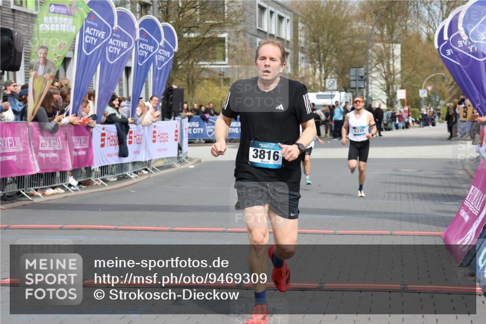 12.04.2026 - 45. Internationalen Wilhelmsburger Insellauf Strokosch-Dieckow http://msf.ph/oto/9469309 12.04.2026 12:49:53 Ziel 5566, 3816, 5335, 3612, 2403 meine-sportfotos.de