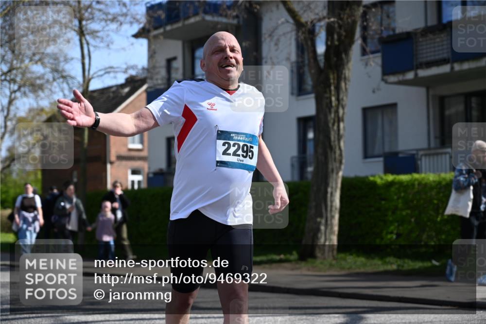 12.04.2026 - 45. Internationalen Wilhelmsburger Insellauf J. Mangold http://msf.ph/oto/9469322 12.04.2026 11:15:38 Ziel 2561, 2343, 2295, 2467, 2468, 2296 meine-sportfotos.de