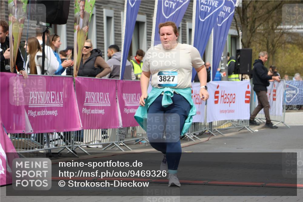 12.04.2026 - 45. Internationalen Wilhelmsburger Insellauf Strokosch-Dieckow http://msf.ph/oto/9469326 12.04.2026 13:40:27 Ziel 3827 meine-sportfotos.de