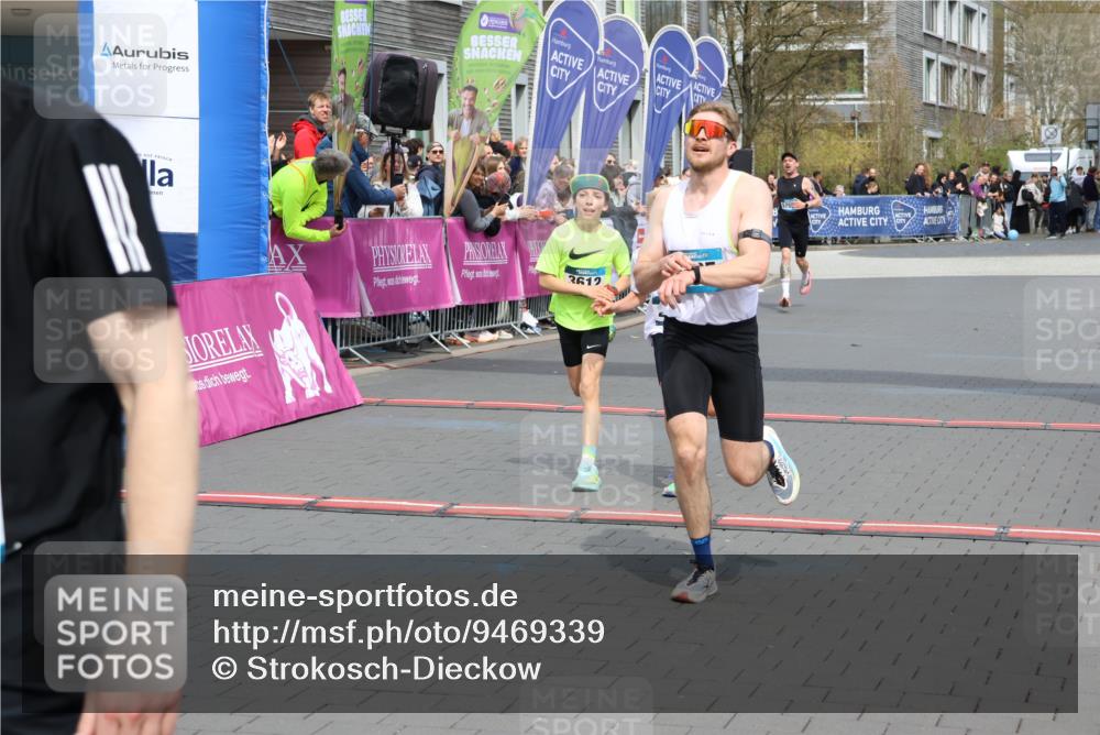 12.04.2026 - 45. Internationalen Wilhelmsburger Insellauf Strokosch-Dieckow http://msf.ph/oto/9469339 12.04.2026 12:49:56 Ziel 3816, 5335, 3612, 2403, 5793 meine-sportfotos.de