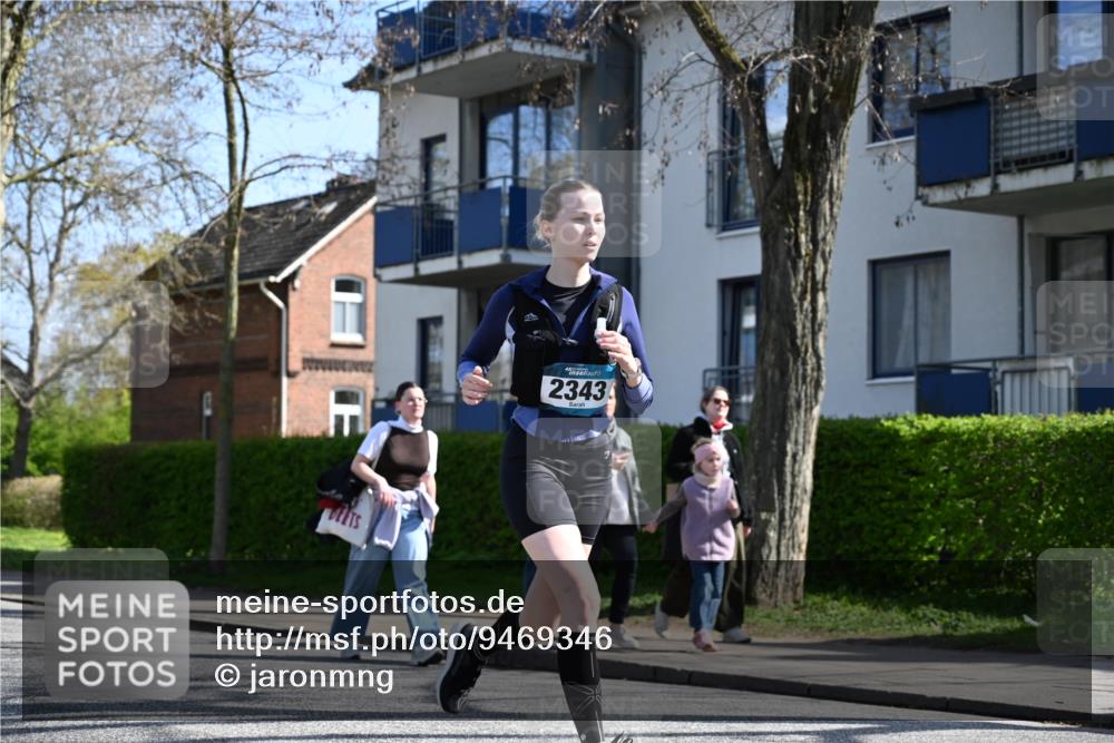 12.04.2026 - 45. Internationalen Wilhelmsburger Insellauf J. Mangold http://msf.ph/oto/9469346 12.04.2026 11:15:43 Ziel 2561, 2343, 2295, 2467, 2468, 2296, 4497 meine-sportfotos.de