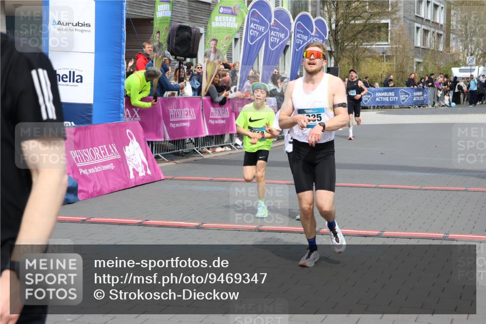 12.04.2026 - 45. Internationalen Wilhelmsburger Insellauf Strokosch-Dieckow http://msf.ph/oto/9469347 12.04.2026 12:49:56 Ziel 3816, 5335, 3612, 2403, 5793 meine-sportfotos.de