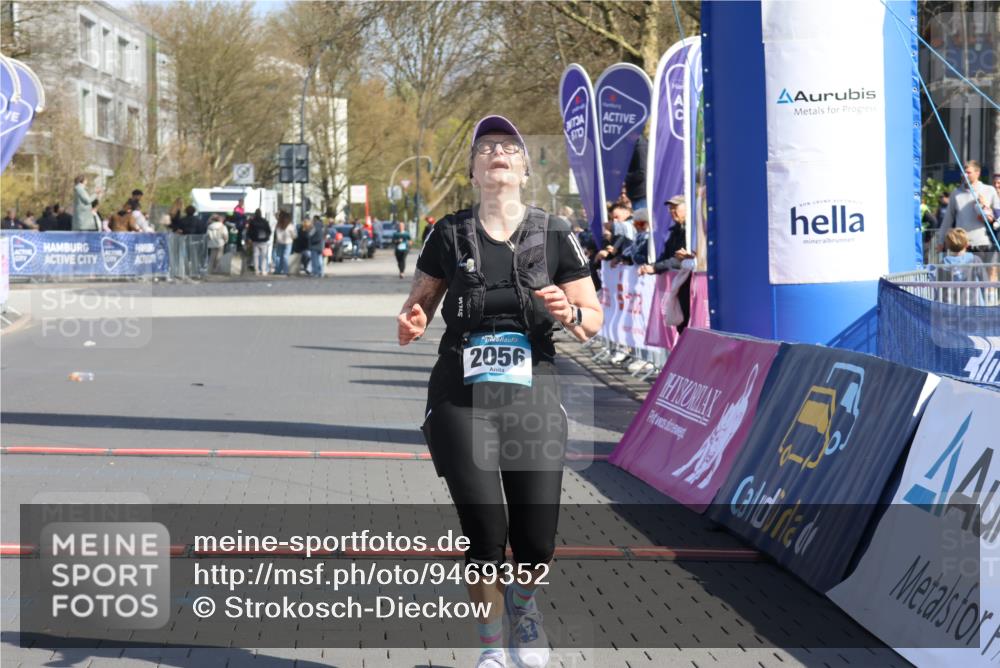 12.04.2026 - 45. Internationalen Wilhelmsburger Insellauf Strokosch-Dieckow http://msf.ph/oto/9469352 12.04.2026 11:23:01 Ziel 2056 meine-sportfotos.de
