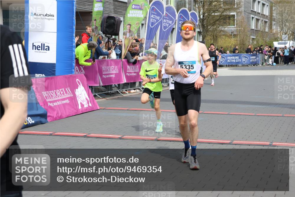 12.04.2026 - 45. Internationalen Wilhelmsburger Insellauf Strokosch-Dieckow http://msf.ph/oto/9469354 12.04.2026 12:49:56 Ziel 3816, 5335, 3612, 2403, 5793 meine-sportfotos.de