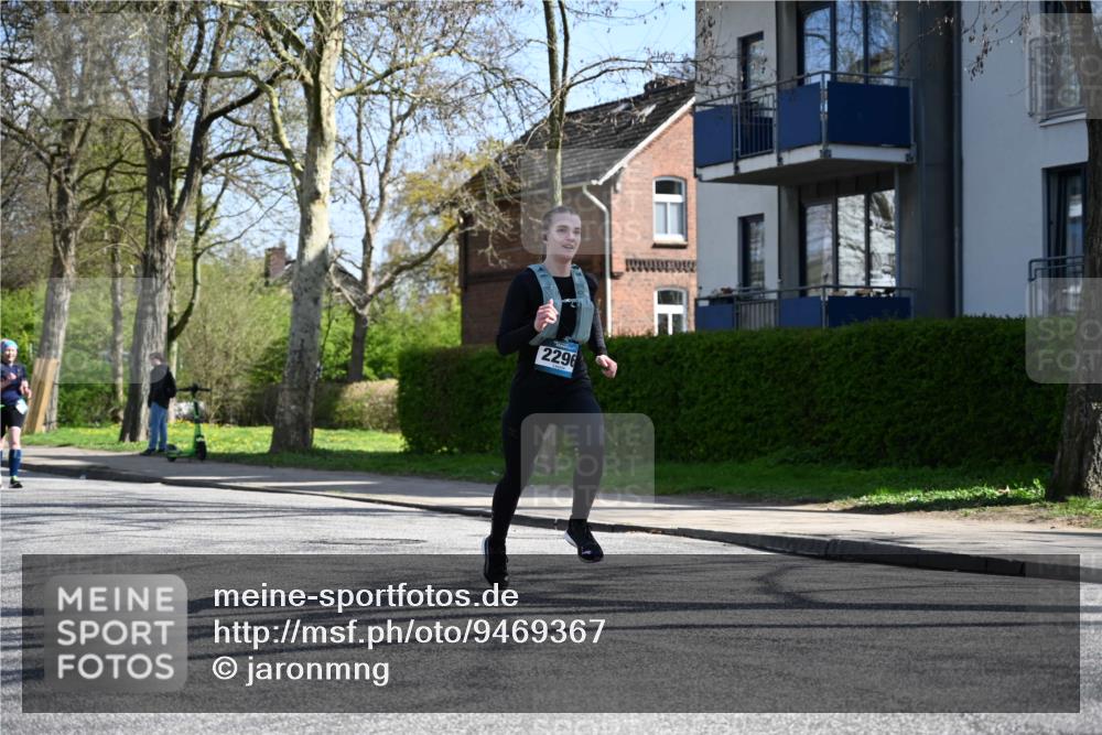 12.04.2026 - 45. Internationalen Wilhelmsburger Insellauf J. Mangold http://msf.ph/oto/9469367 12.04.2026 11:16:15 Ziel 2296, 4497, 3543, 2329, 5756, 3891, 3891, 4590, 2828, 2823 meine-sportfotos.de