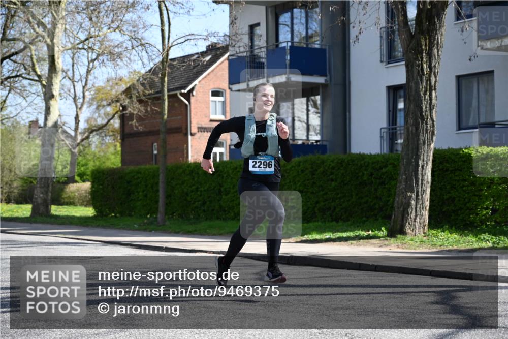 12.04.2026 - 45. Internationalen Wilhelmsburger Insellauf J. Mangold http://msf.ph/oto/9469375 12.04.2026 11:16:15 Ziel 2296, 4497, 3543, 2329, 5756, 3891, 3891, 4590, 2828, 2823 meine-sportfotos.de