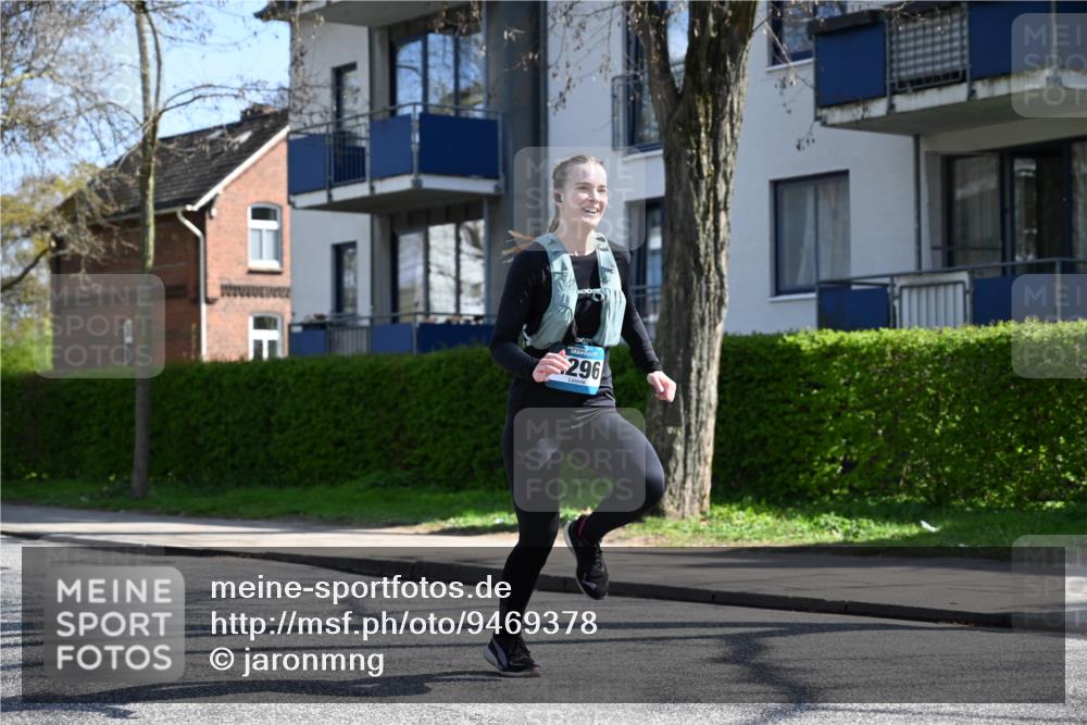 12.04.2026 - 45. Internationalen Wilhelmsburger Insellauf J. Mangold http://msf.ph/oto/9469378 12.04.2026 11:16:15 Ziel 2296, 4497, 3543, 2329, 5756, 3891, 3891, 4590, 2828, 2823 meine-sportfotos.de