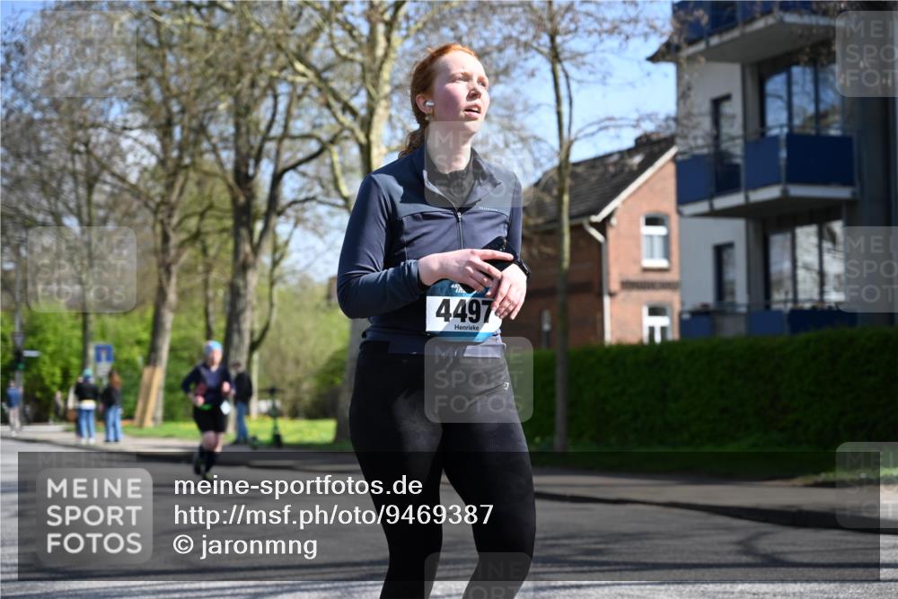 12.04.2026 - 45. Internationalen Wilhelmsburger Insellauf J. Mangold http://msf.ph/oto/9469387 12.04.2026 11:16:17 Ziel 2296, 4497, 3543, 2329, 5756, 3891, 4590, 2828, 2823 meine-sportfotos.de