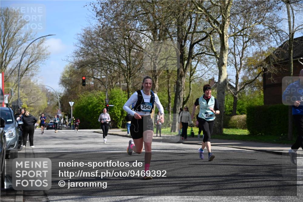 12.04.2026 - 45. Internationalen Wilhelmsburger Insellauf J. Mangold http://msf.ph/oto/9469392 12.04.2026 11:16:31 Ziel 4497, 3543, 2329, 5756, 3891, 4590, 4590, 2828, 2823, 3622, 3080 meine-sportfotos.de