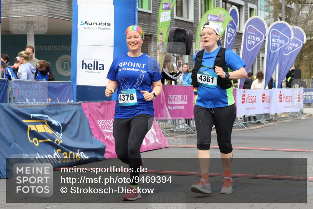 12.04.2026 - 45. Internationalen Wilhelmsburger Insellauf Strokosch-Dieckow http://msf.ph/oto/9469394 12.04.2026 13:40:16 Ziel 4376, 4361 meine-sportfotos.de