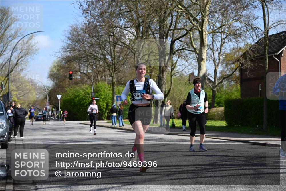 12.04.2026 - 45. Internationalen Wilhelmsburger Insellauf J. Mangold http://msf.ph/oto/9469396 12.04.2026 11:16:31 Ziel 4497, 3543, 2329, 5756, 3891, 4590, 4590, 2828, 2823, 3622, 3080 meine-sportfotos.de
