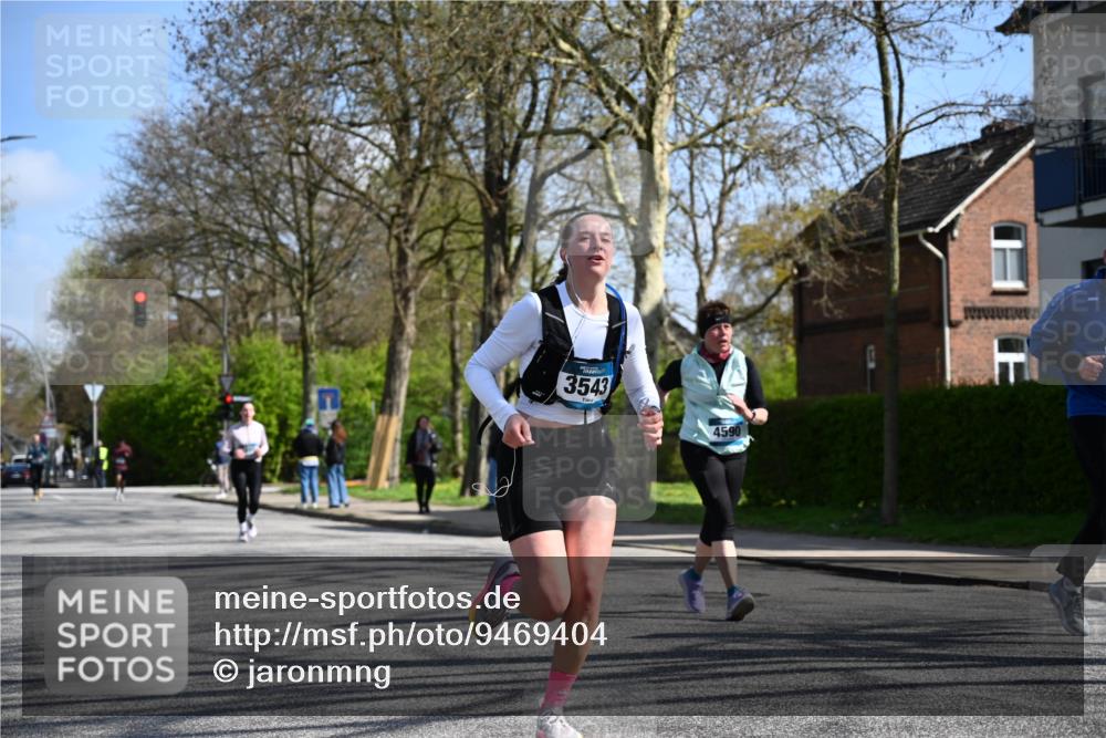 12.04.2026 - 45. Internationalen Wilhelmsburger Insellauf J. Mangold http://msf.ph/oto/9469404 12.04.2026 11:16:32 Ziel 4497, 3543, 2329, 5756, 3891, 4590, 2828, 2823, 3622, 3080 meine-sportfotos.de