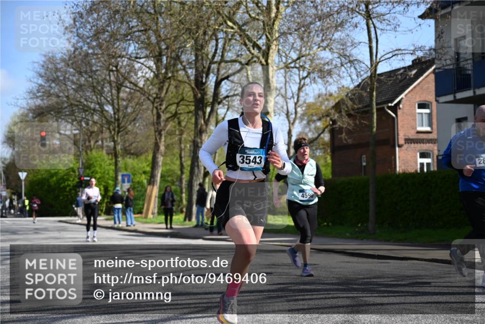 12.04.2026 - 45. Internationalen Wilhelmsburger Insellauf J. Mangold http://msf.ph/oto/9469406 12.04.2026 11:16:32 Ziel 4497, 3543, 2329, 5756, 3891, 4590, 2828, 2823, 3622, 3080 meine-sportfotos.de