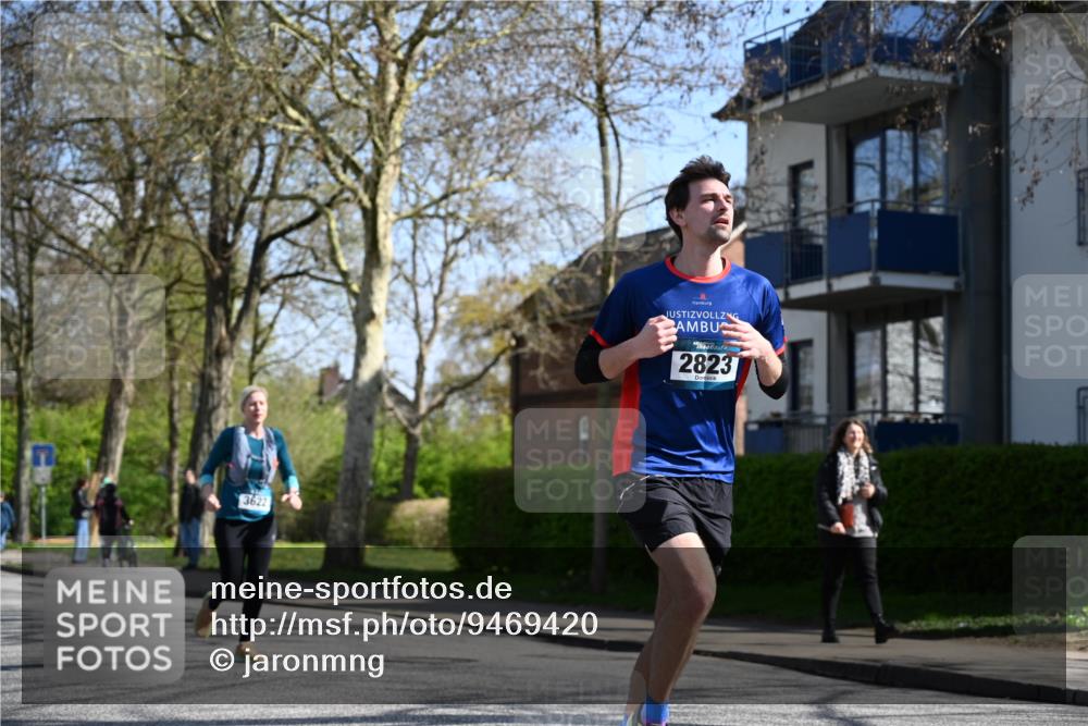12.04.2026 - 45. Internationalen Wilhelmsburger Insellauf J. Mangold http://msf.ph/oto/9469420 12.04.2026 11:16:49 Ziel 5756, 3891, 4590, 2828, 2823, 3622, 3080, 2597, 4136 meine-sportfotos.de