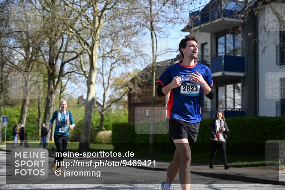 12.04.2026 - 45. Internationalen Wilhelmsburger Insellauf J. Mangold http://msf.ph/oto/9469421 12.04.2026 11:16:49 Ziel 5756, 3891, 4590, 2828, 2823, 3622, 3080, 2597, 4136 meine-sportfotos.de