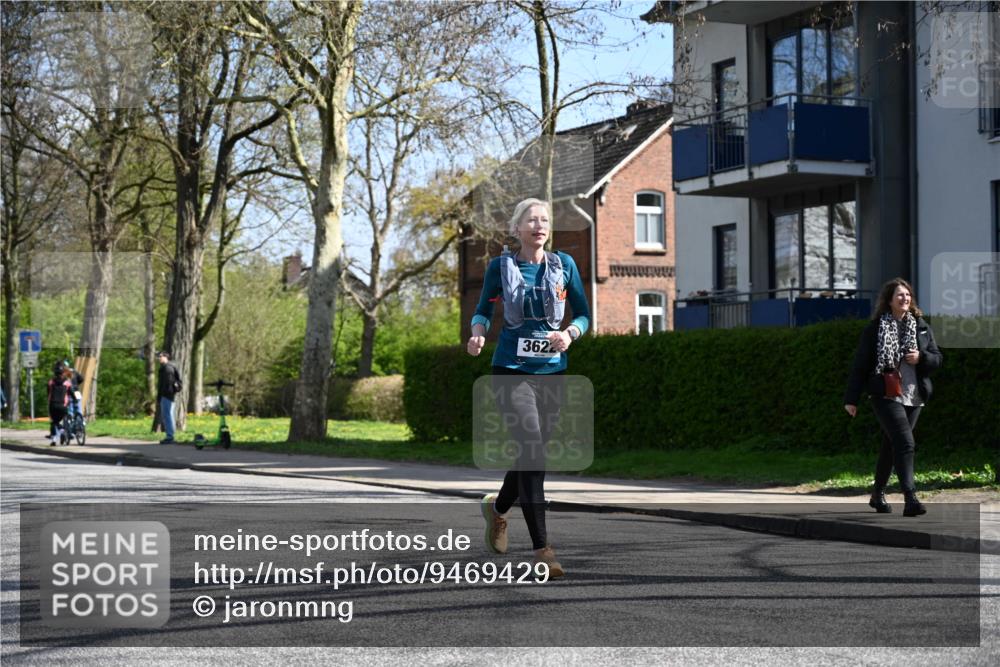 12.04.2026 - 45. Internationalen Wilhelmsburger Insellauf J. Mangold http://msf.ph/oto/9469429 12.04.2026 11:16:51 Ziel 5756, 3891, 4590, 2828, 2823, 3622, 3080, 2597, 4136 meine-sportfotos.de
