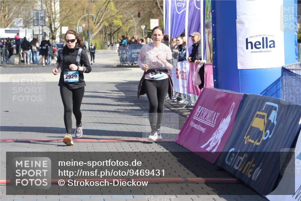 12.04.2026 - 45. Internationalen Wilhelmsburger Insellauf Strokosch-Dieckow http://msf.ph/oto/9469431 12.04.2026 11:23:37 Ziel 2929, 5253 meine-sportfotos.de