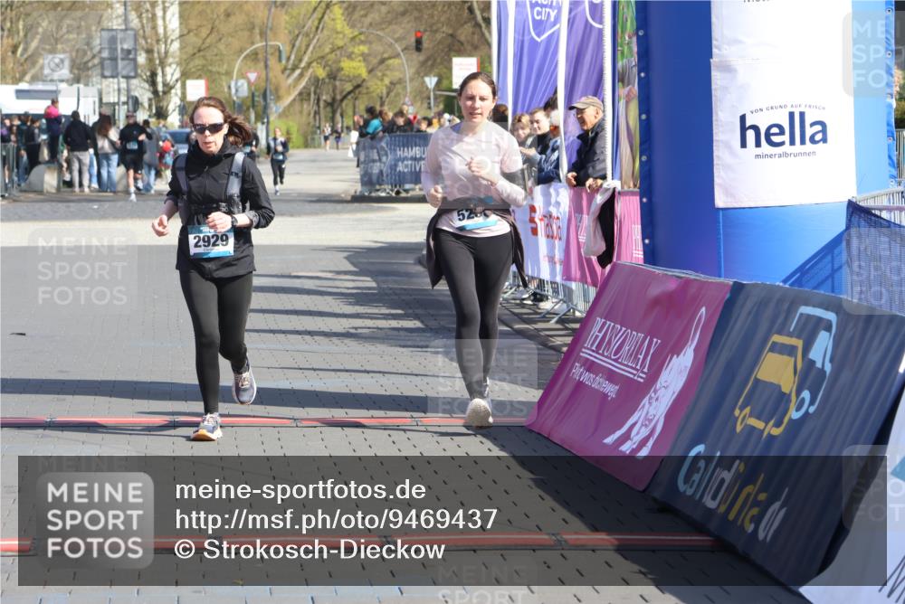 12.04.2026 - 45. Internationalen Wilhelmsburger Insellauf Strokosch-Dieckow http://msf.ph/oto/9469437 12.04.2026 11:23:37 Ziel 2929, 5253 meine-sportfotos.de