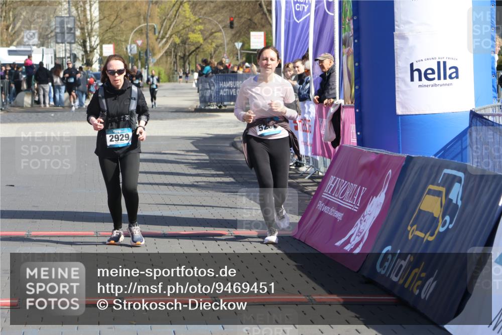 12.04.2026 - 45. Internationalen Wilhelmsburger Insellauf Strokosch-Dieckow http://msf.ph/oto/9469451 12.04.2026 11:23:37 Ziel 2929, 5253 meine-sportfotos.de