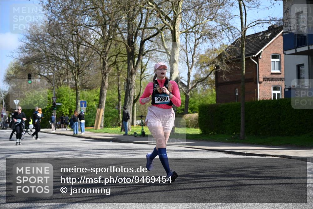 12.04.2026 - 45. Internationalen Wilhelmsburger Insellauf J. Mangold http://msf.ph/oto/9469454 12.04.2026 11:17:03 Ziel 3622, 3080, 2597, 4136, 2419, 2420, 2312, 2241 meine-sportfotos.de