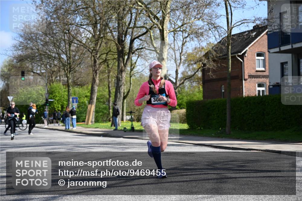 12.04.2026 - 45. Internationalen Wilhelmsburger Insellauf J. Mangold http://msf.ph/oto/9469455 12.04.2026 11:17:03 Ziel 3622, 3080, 2597, 4136, 2419, 2420, 2312, 2241 meine-sportfotos.de