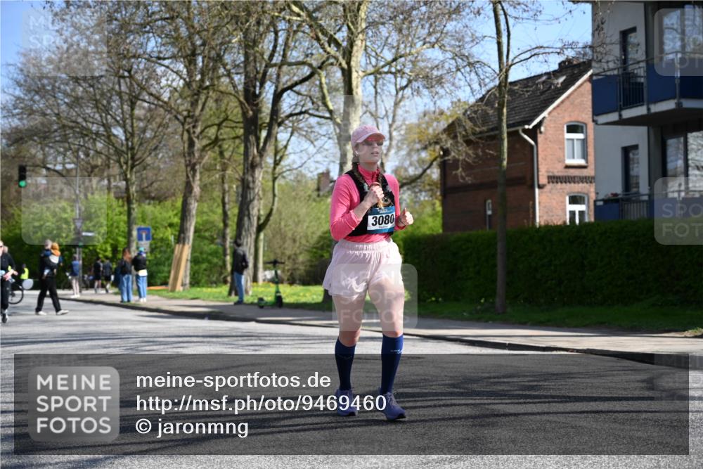 12.04.2026 - 45. Internationalen Wilhelmsburger Insellauf J. Mangold http://msf.ph/oto/9469460 12.04.2026 11:17:03 Ziel 3622, 3080, 2597, 4136, 2419, 2420, 2312, 2241 meine-sportfotos.de