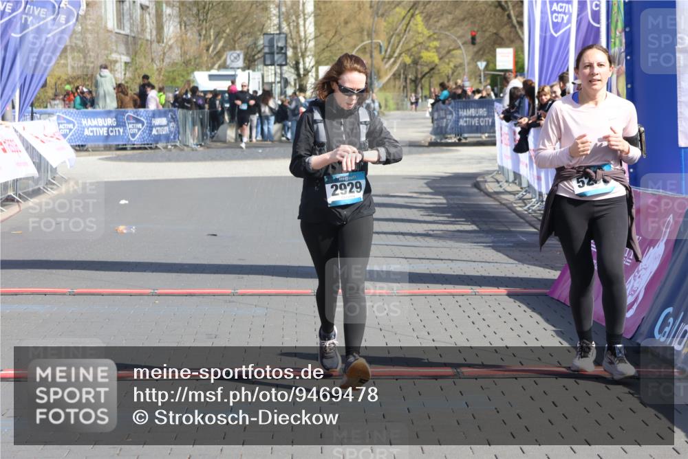 12.04.2026 - 45. Internationalen Wilhelmsburger Insellauf Strokosch-Dieckow http://msf.ph/oto/9469478 12.04.2026 11:23:39 Ziel 2929, 5253 meine-sportfotos.de