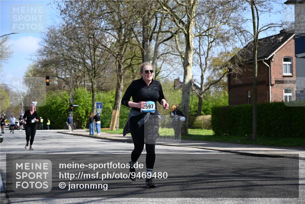 12.04.2026 - 45. Internationalen Wilhelmsburger Insellauf J. Mangold http://msf.ph/oto/9469480 12.04.2026 11:17:11 Ziel 3622, 3080, 2597, 4136, 2419, 2420, 2419, 2420, 2312, 2241, 5309, 3944, 3398, 2807 meine-sportfotos.de