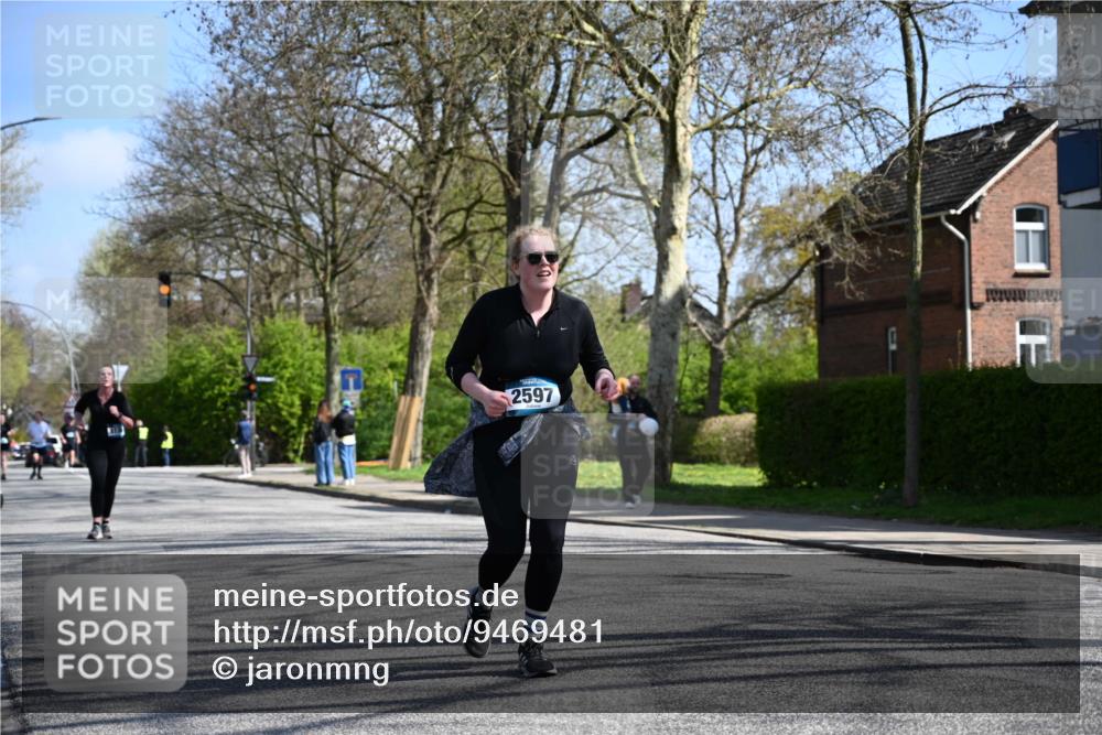 12.04.2026 - 45. Internationalen Wilhelmsburger Insellauf J. Mangold http://msf.ph/oto/9469481 12.04.2026 11:17:11 Ziel 3622, 3080, 2597, 4136, 2419, 2420, 2419, 2420, 2312, 2241, 5309, 3944, 3398, 2807 meine-sportfotos.de