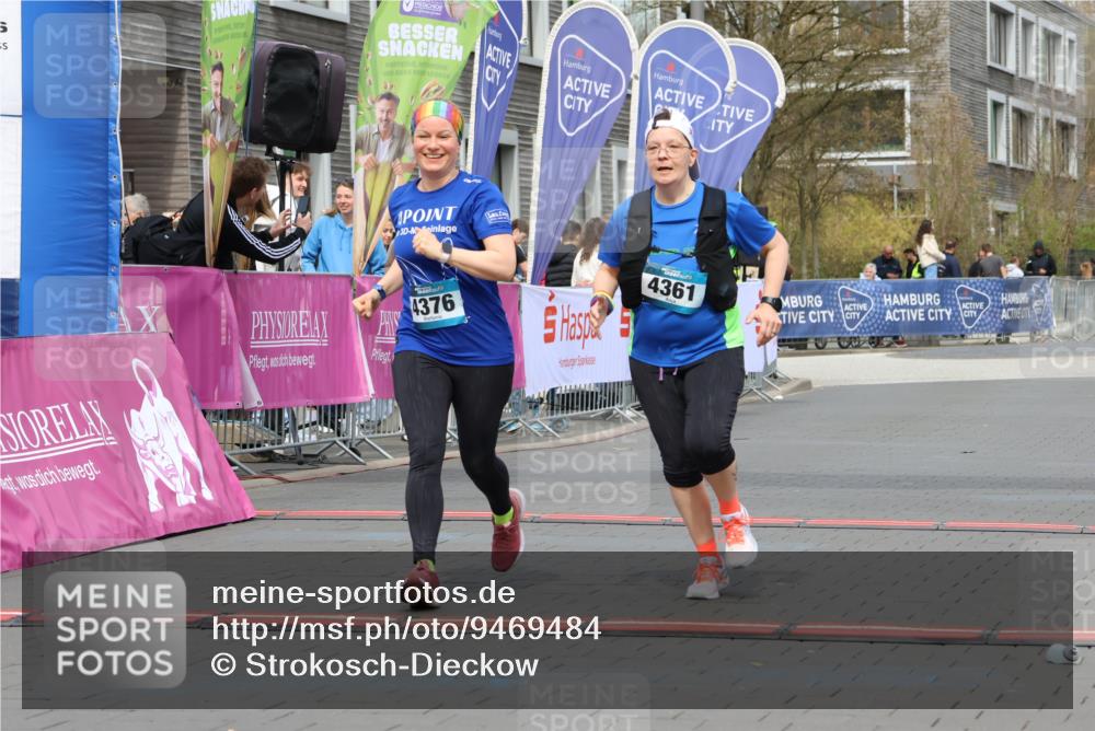 12.04.2026 - 45. Internationalen Wilhelmsburger Insellauf Strokosch-Dieckow http://msf.ph/oto/9469484 12.04.2026 13:40:15 Ziel 4376, 4361 meine-sportfotos.de