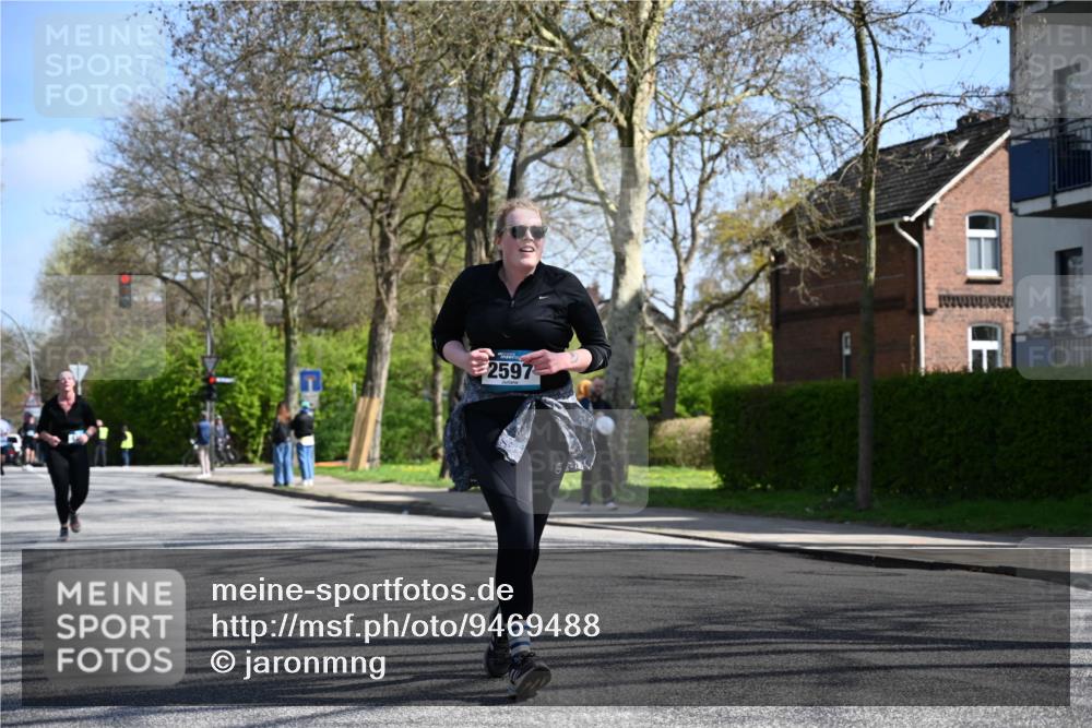 12.04.2026 - 45. Internationalen Wilhelmsburger Insellauf J. Mangold http://msf.ph/oto/9469488 12.04.2026 11:17:11 Ziel 3622, 3080, 2597, 4136, 2419, 2420, 2419, 2420, 2312, 2241, 5309, 3944, 3398, 2807 meine-sportfotos.de