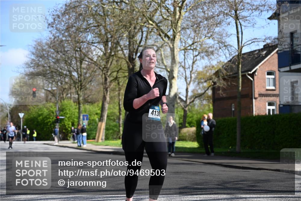 12.04.2026 - 45. Internationalen Wilhelmsburger Insellauf J. Mangold http://msf.ph/oto/9469503 12.04.2026 11:17:17 Ziel 3080, 2597, 4136, 2419, 2420, 2312, 2241, 5309, 3944, 5309, 3944, 3398, 2807, 4191 meine-sportfotos.de