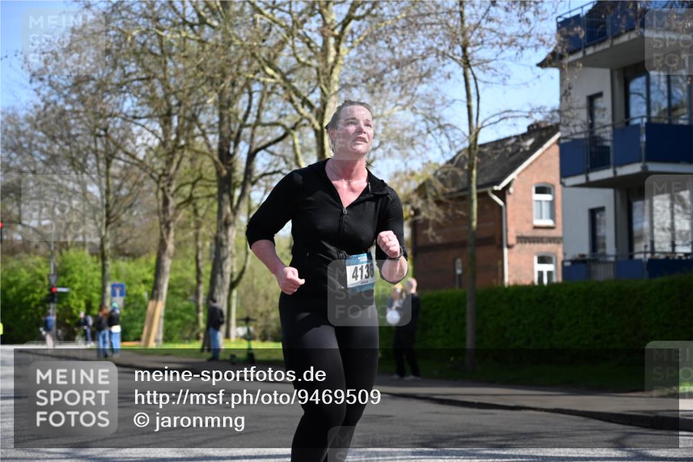 12.04.2026 - 45. Internationalen Wilhelmsburger Insellauf J. Mangold http://msf.ph/oto/9469509 12.04.2026 11:17:18 Ziel 2597, 4136, 2419, 2420, 2312, 2241, 5309, 3944, 3398, 3398, 2807, 4191 meine-sportfotos.de