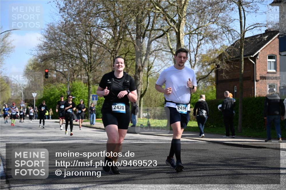 12.04.2026 - 45. Internationalen Wilhelmsburger Insellauf J. Mangold http://msf.ph/oto/9469523 12.04.2026 11:17:29 Ziel 2597, 4136, 2419, 2420, 2312, 2241, 5309, 3944, 5309, 3944, 3398, 2807, 4191, 4786, 3435, 2240, 5700, 4902, 4918 meine-sportfotos.de