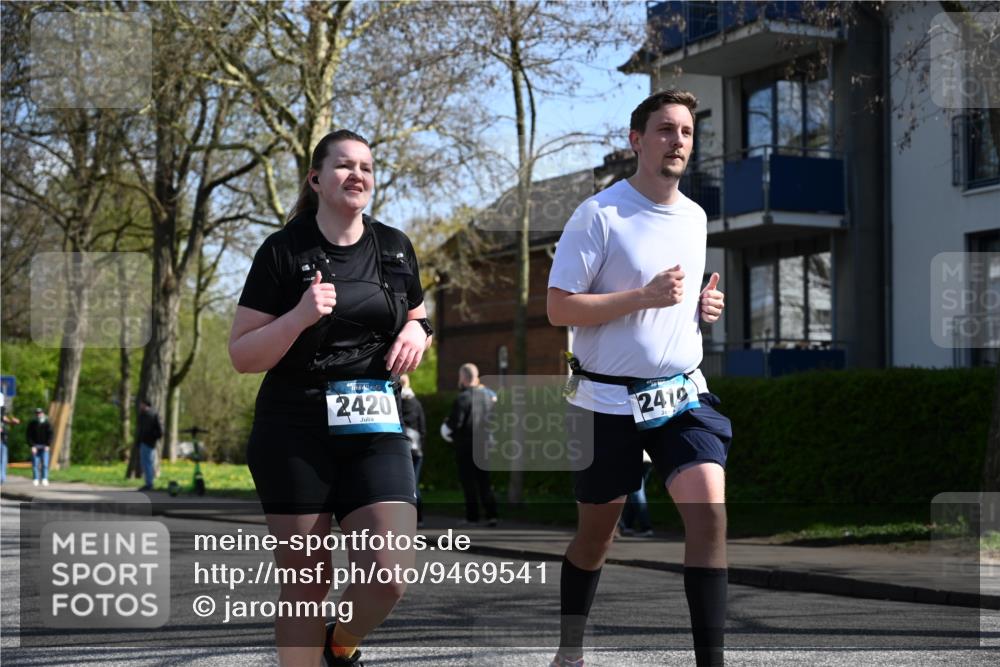 12.04.2026 - 45. Internationalen Wilhelmsburger Insellauf J. Mangold http://msf.ph/oto/9469541 12.04.2026 11:17:30 Ziel 2597, 4136, 2419, 2420, 2312, 2241, 5309, 3944, 3398, 3398, 2807, 4191, 4786, 3435, 2240, 5700, 4902, 4918 meine-sportfotos.de