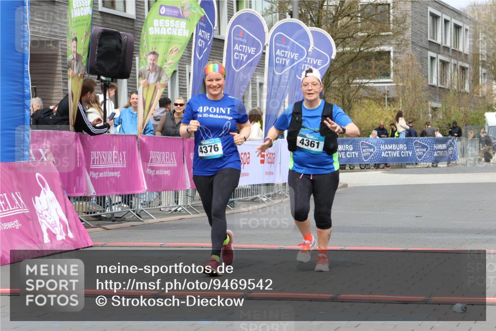 12.04.2026 - 45. Internationalen Wilhelmsburger Insellauf Strokosch-Dieckow http://msf.ph/oto/9469542 12.04.2026 13:40:14 Ziel 4376, 4361 meine-sportfotos.de